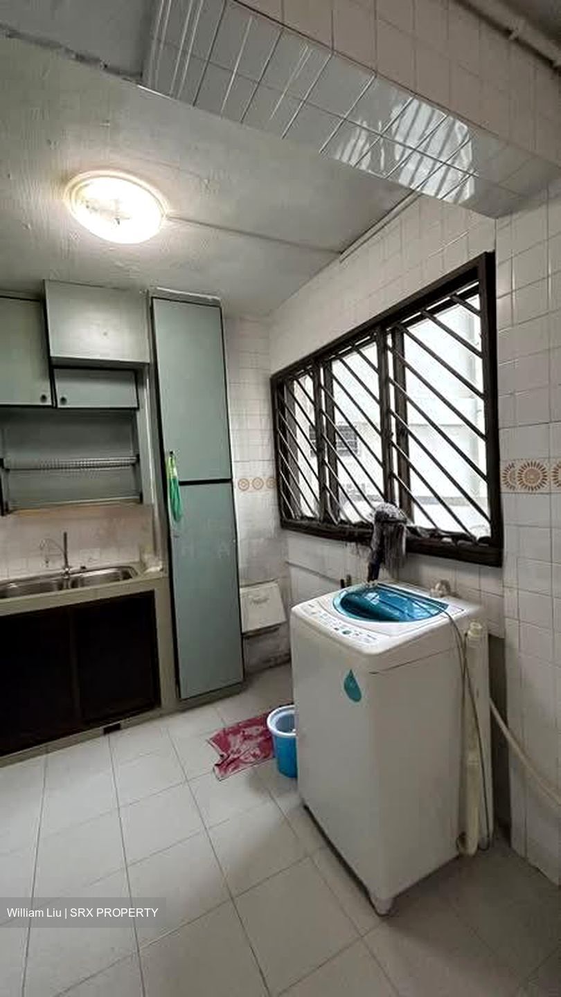 Blk 238 Jurong East Street 21 (Jurong East), HDB 5 Rooms #538001221